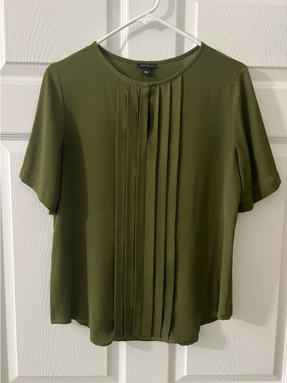 Ann Taylor Olive Green Pleated Blouse - Picture 2 of 4